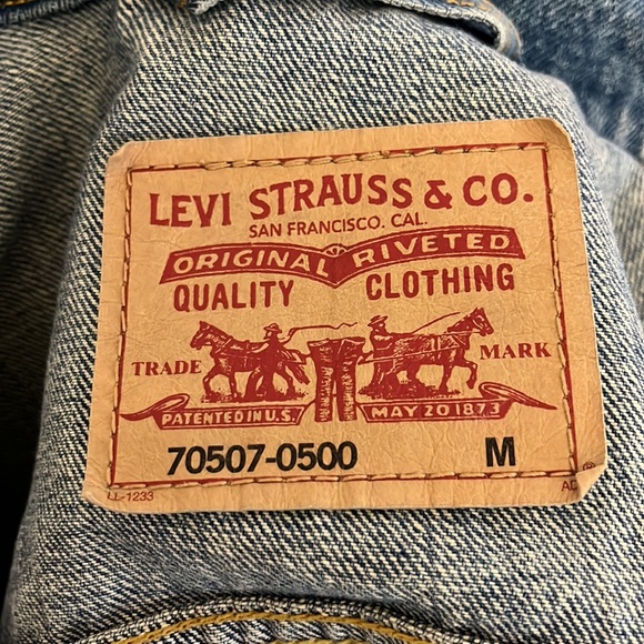 Levi’s jean jacket - Picture 3 of 3